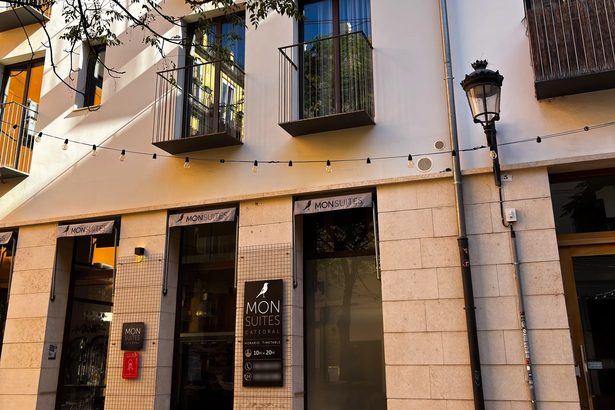 MONSUITES: La cadena crece sin abrir webs.